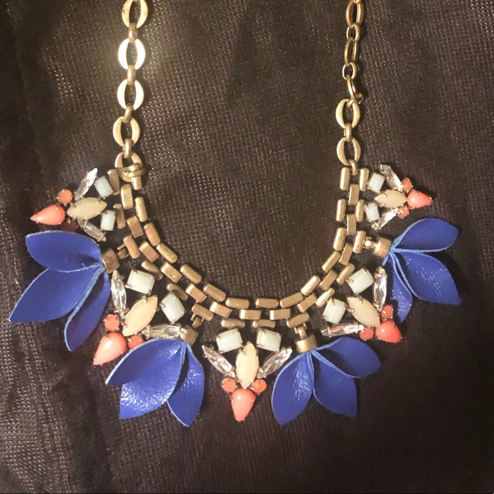 Stella and dot statement necklace